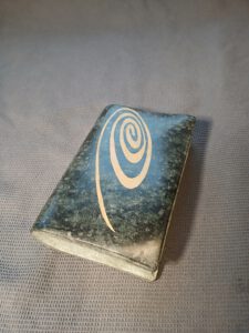 1. Galaxie, Basalt, 17 cm x11 x 4 sandgestrahlt, 190 €