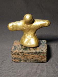 12. Hans, Metall,15,5 cmx11x8 240 €