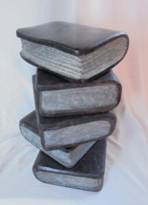 Basalt, verklebt,24 cm x17x17, 485 €