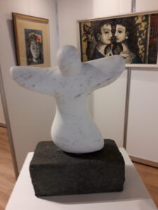 Hans, B Carrara Marmor, 42 cm x 39 x 17, Preis offen