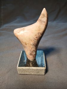 Nr. 37, 16 x 8 x 7, 100 €